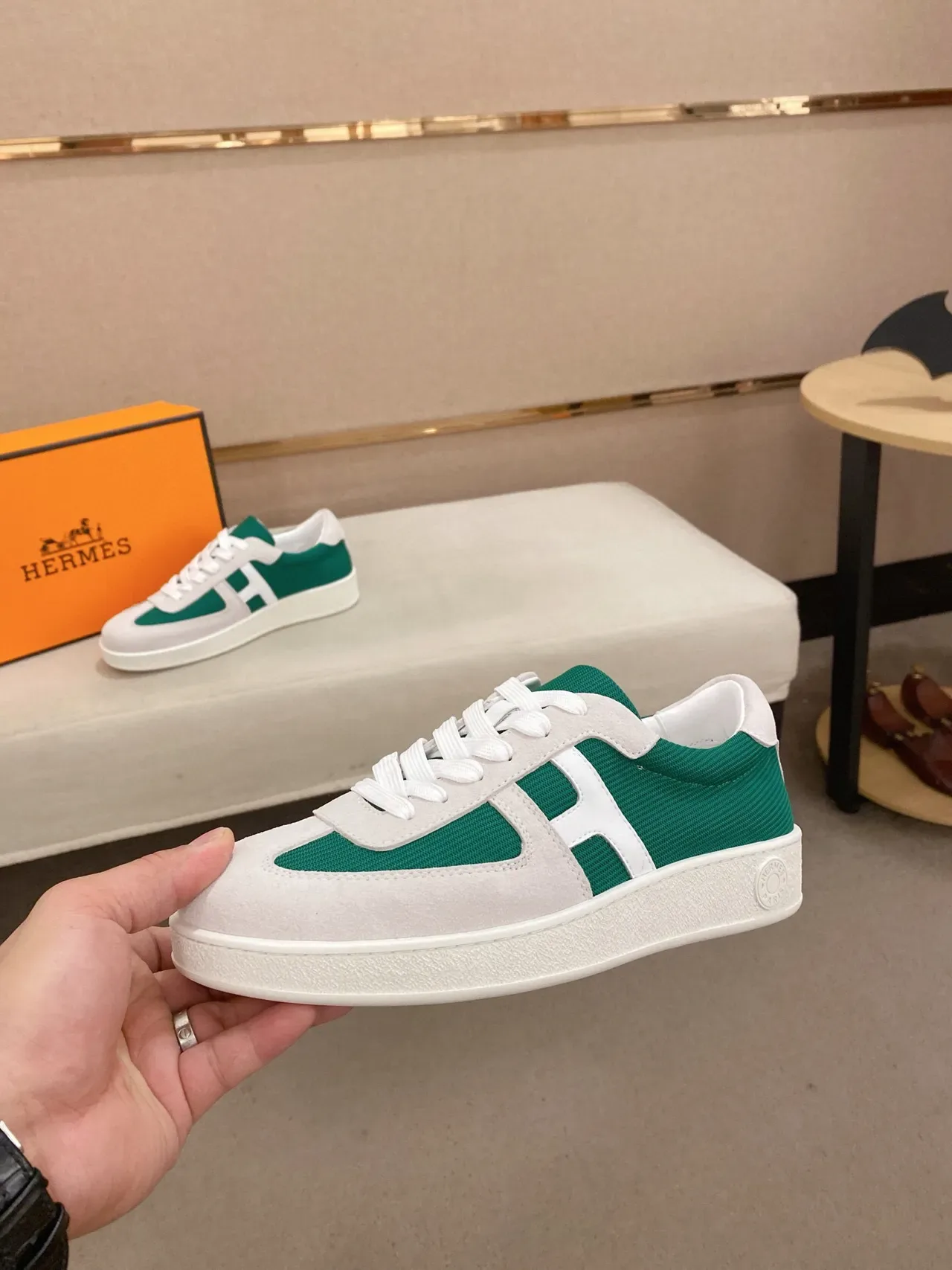 Hermès H-Sneaker Blanc et Vert Émeraude Lifestyle Sneakers 3