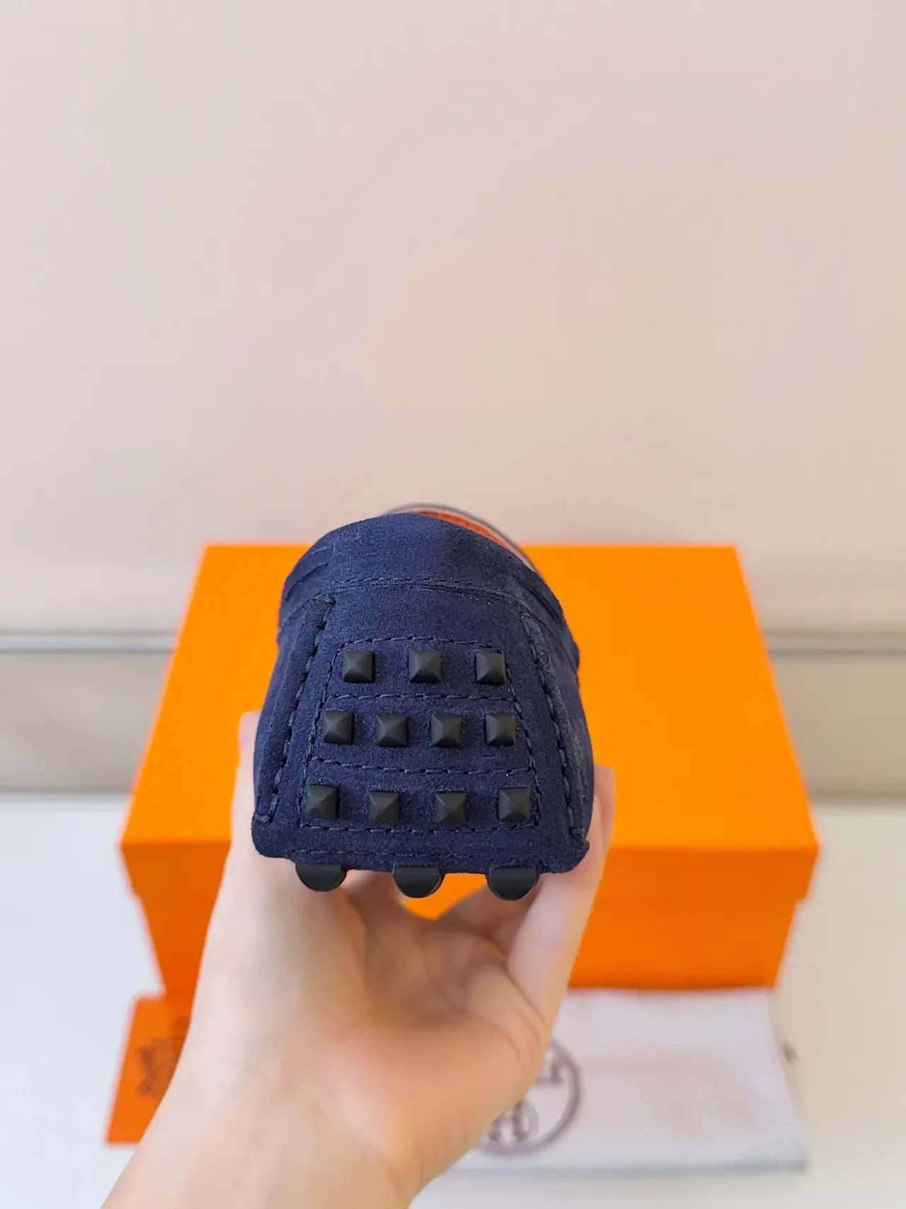 Hermès H-Strap Loafer Ante Navy Orange Detalle Superior 4