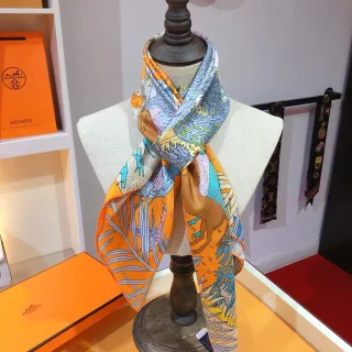 Hermès Ilustrado Multicolor Naranja Pañuelo de Seda