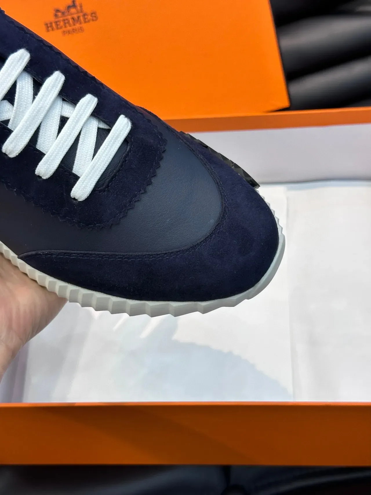 Hermès Sneakers Lifestyle Navy Blanc Daim et Cuir Lacets Plates 8