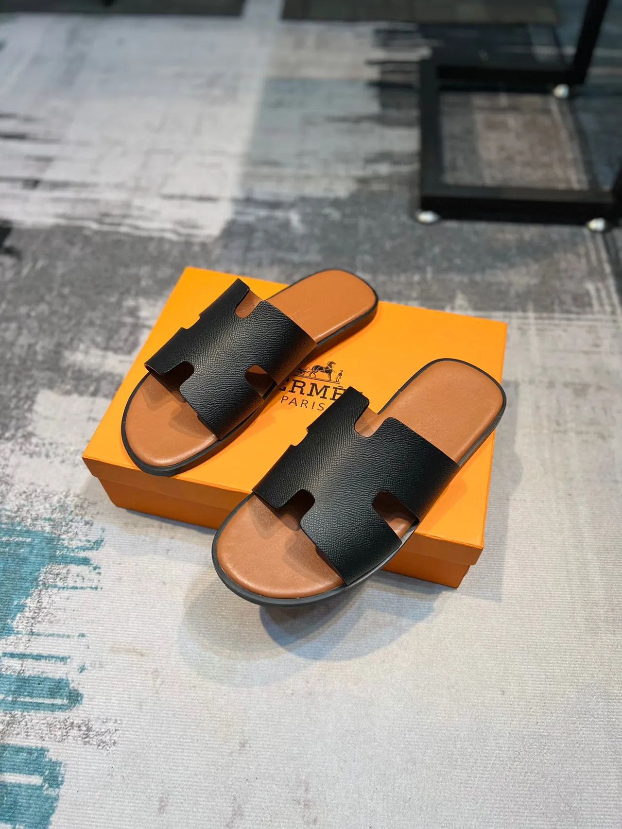 Hermès Oran Black and Tan Leather Slippers 5
