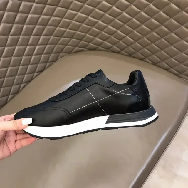 Hermès Oran Sneakers Lifestyle Cuir Noir Médaillon 4