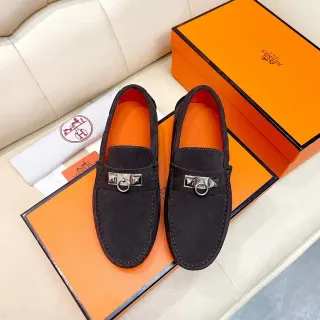 Hermès Oran Loafers de Camurça Preta com Horsebit