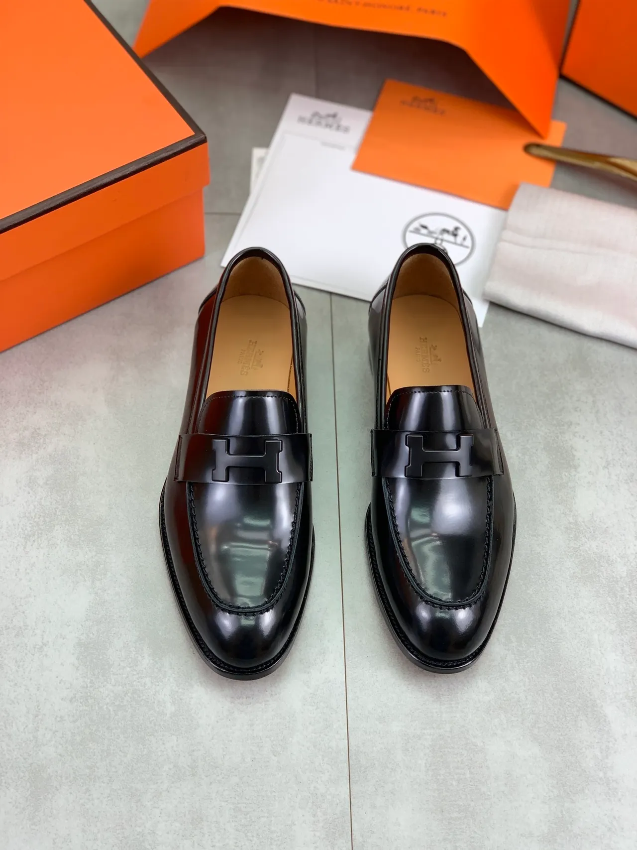 Hermès Oran Loafer Cuir patenté noir H-Buckle Loafer 5