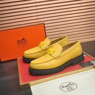 Hermès Oran Mocasines Amarillo Cuero Texturizado H-Hardware Suela con Tacón