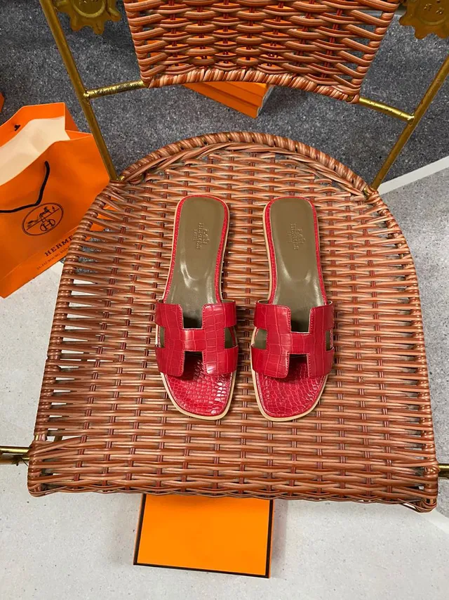 Hermès Oran Red Crocodile-Embossed Leather Slippers 2