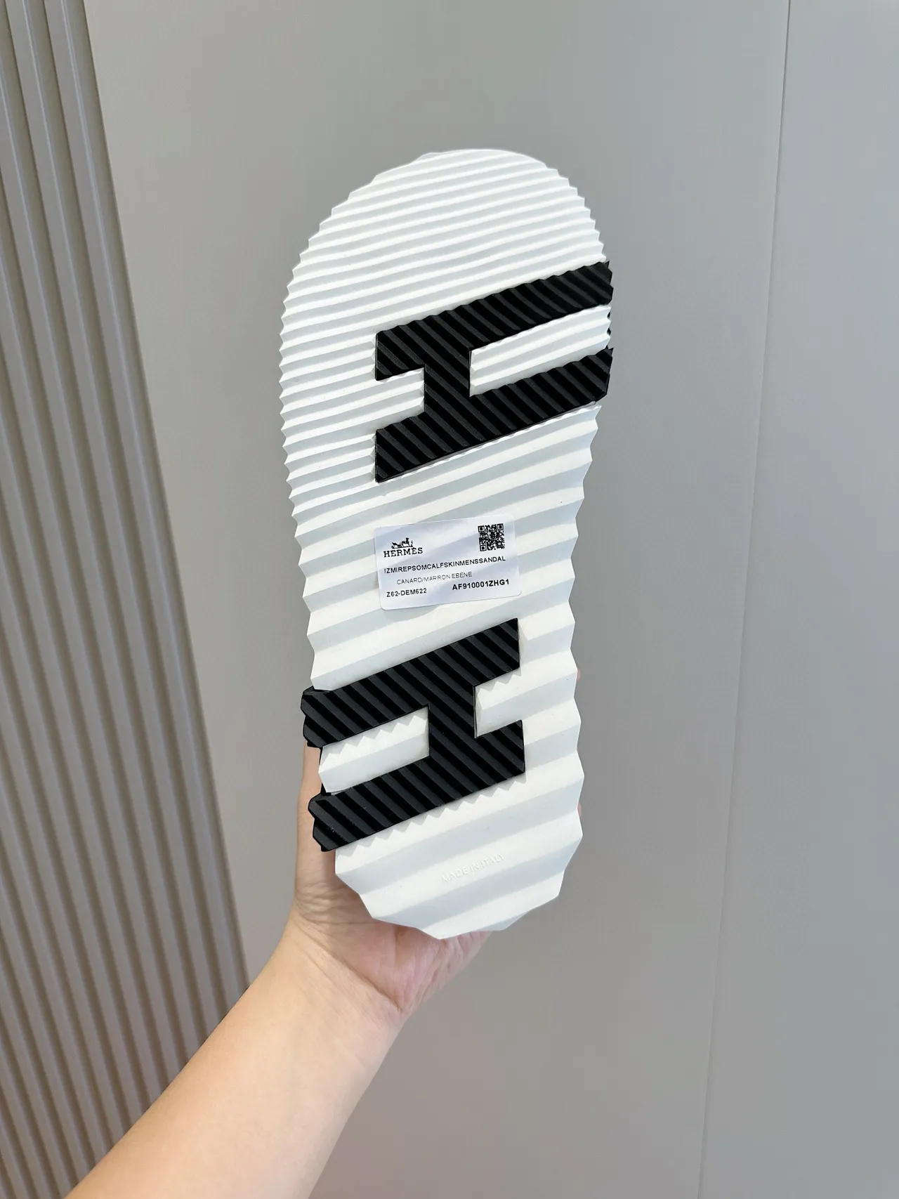 Hermès Oran White and Black Cross-Strap Slippers 8