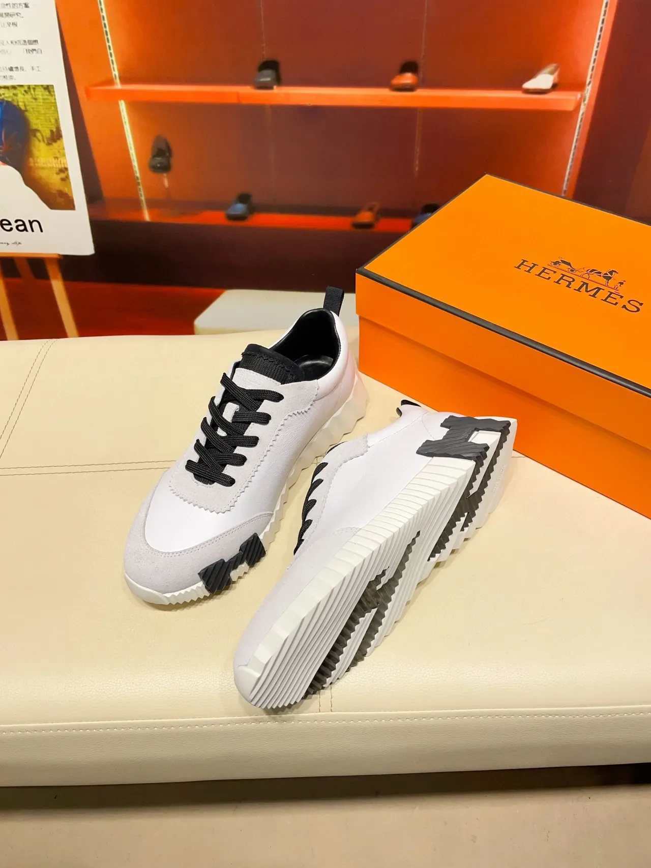 Hermès Oran সাদা এবং ধূসর লাইফস্টাইল স্নিকার 4