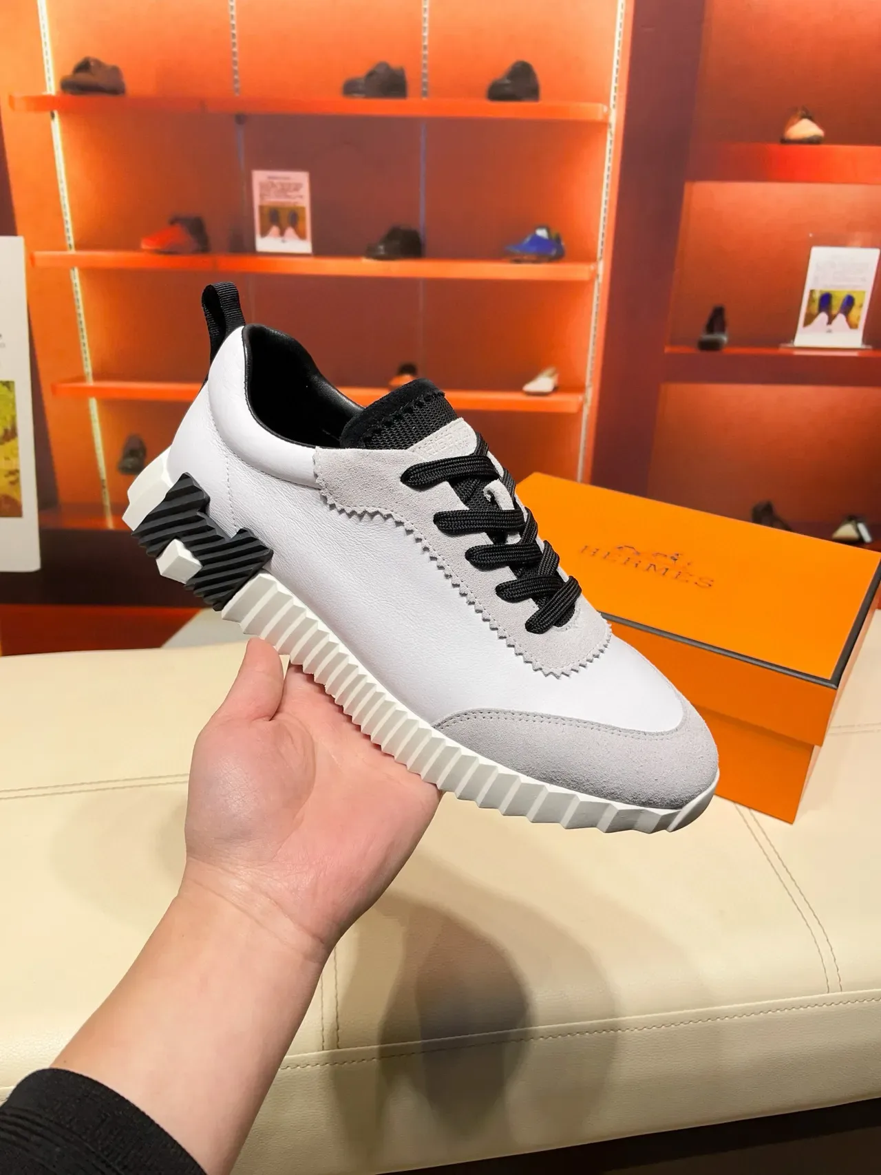 Hermès Oran সাদা এবং ধূসর লাইফস্টাইল স্নিকার 6