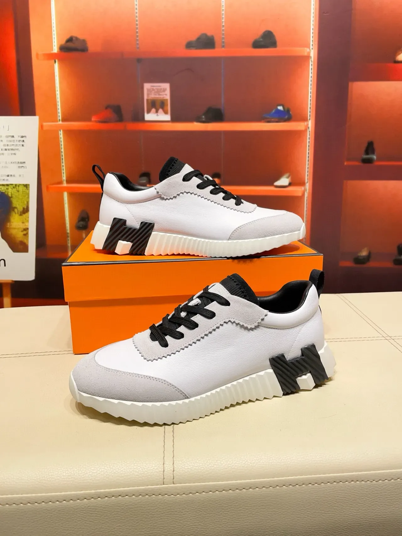 Hermès Oran সাদা এবং ধূসর লাইফস্টাইল স্নিকার 8