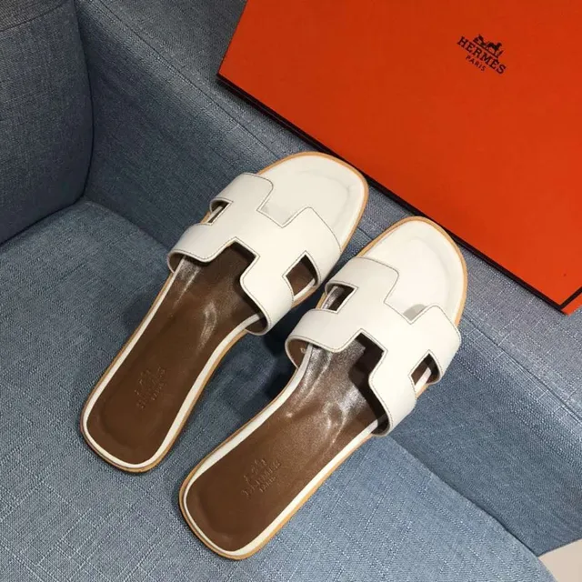 Hermès Oran White Leather H-Strap Slippers 4