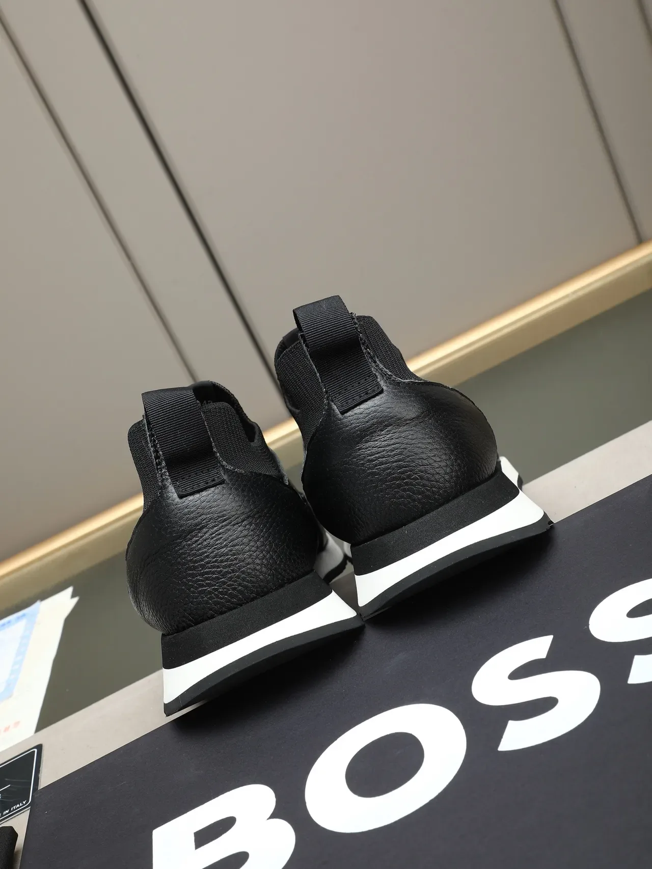 Hugo Boss Chaussures Lifestyle en Cuir Texturé Noir sans Lacets 4