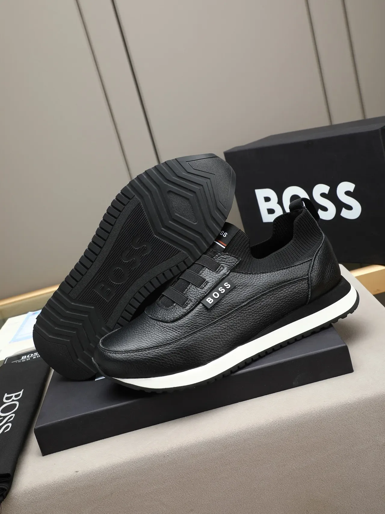 Hugo Boss Chaussures Lifestyle en Cuir Texturé Noir sans Lacets 5