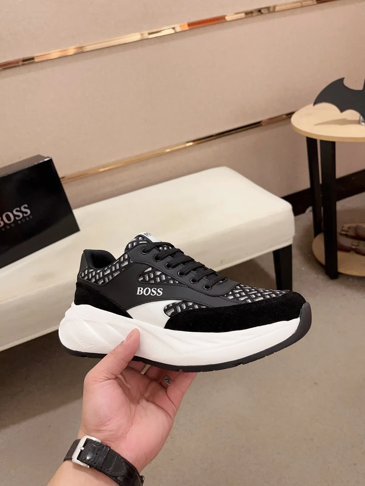 Hugo Boss Chaussures Noir Blanc Semelle Sculptée Partie Supérieure en Matériau Mixte Chunky Sneakers 5
