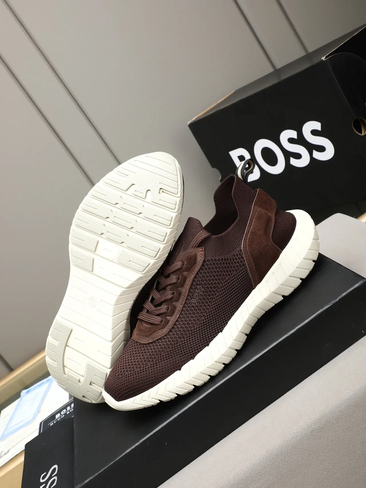 Hugo Boss Sneakers Lifestyle en Tricot et Daim Marron 4