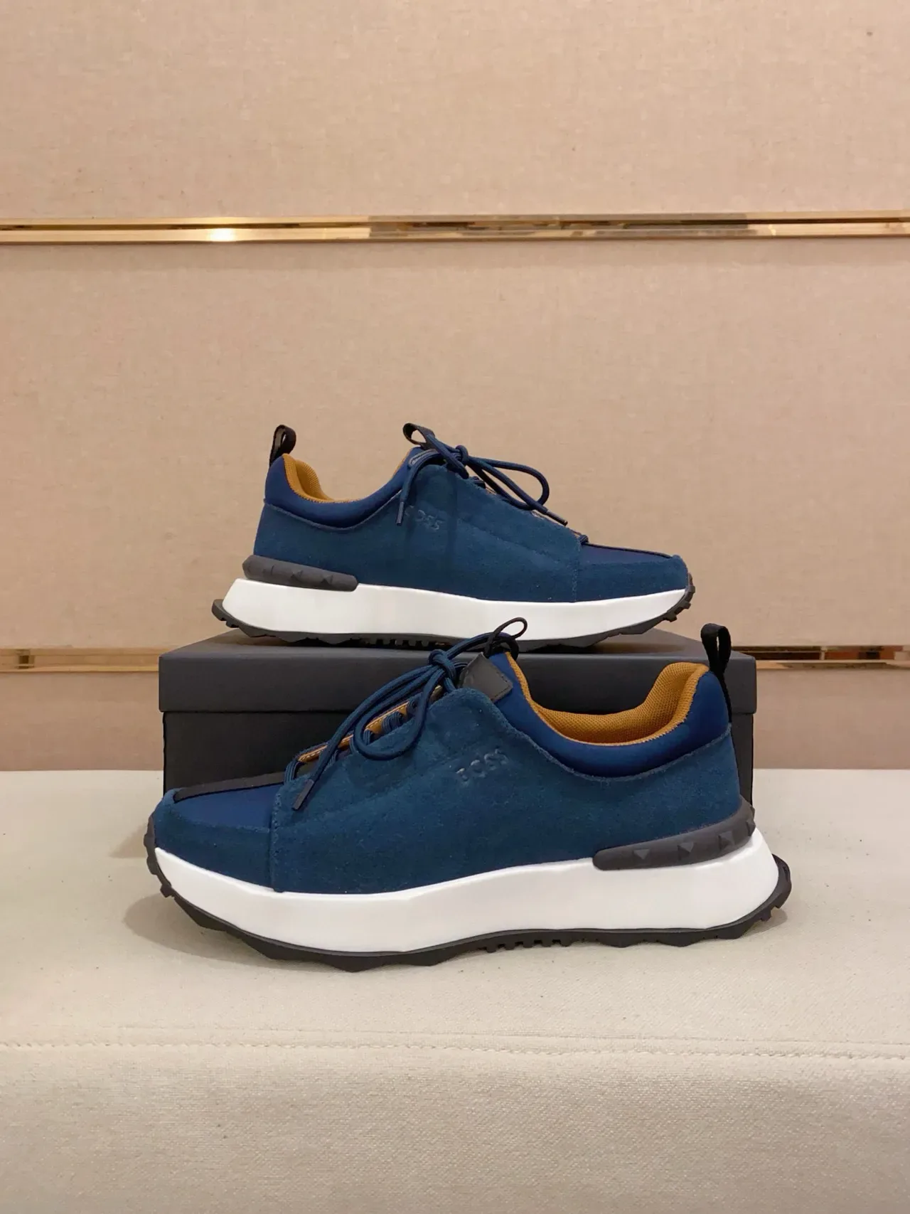 Hugo Boss Chaussure Lifestyle en Daim Marine 7