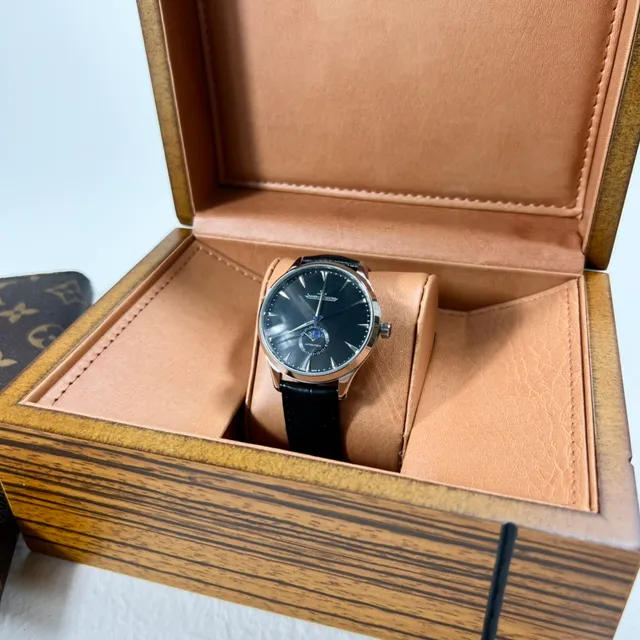 Jaeger-LeCoultre Master Ultra Thin Moon Black Dial Mechanical Watch 2