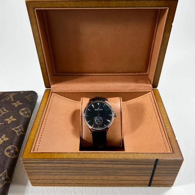 Jaeger-LeCoultre Master Ultra Thin Moon Black Dial Mechanical Watch 3