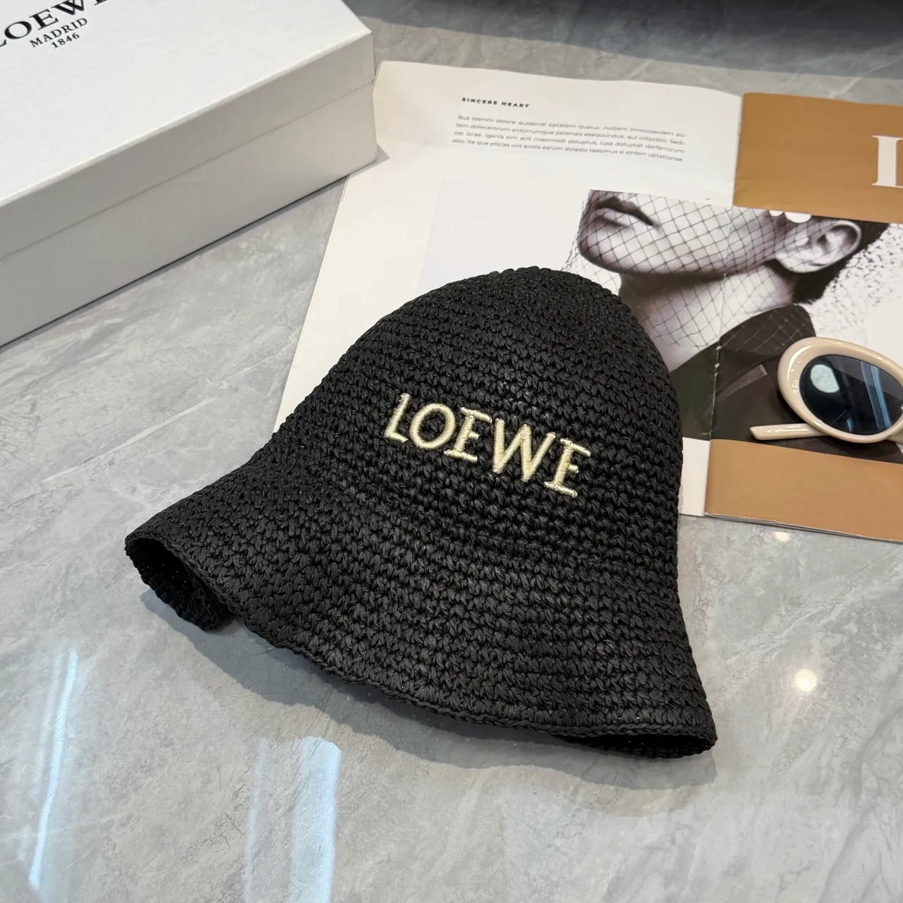 Loeve قبعة سلة مطرزة سوداء منسوجة 3
