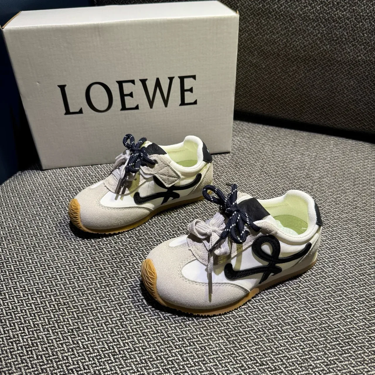 Loewe Flow Runner Chaussures lifestyle en daim rose beige 15