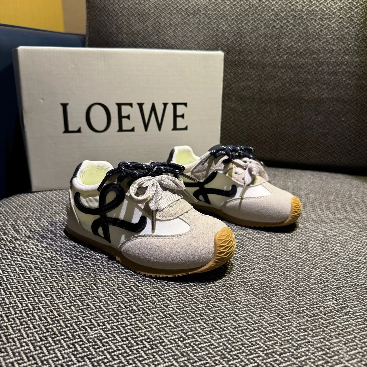 Loewe Flow Runner Chaussures lifestyle en daim rose beige 16