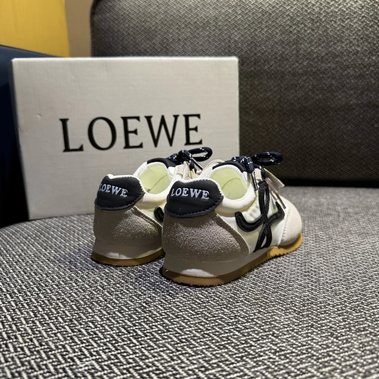 Loewe Flow Runner Chaussures lifestyle en daim rose beige 17