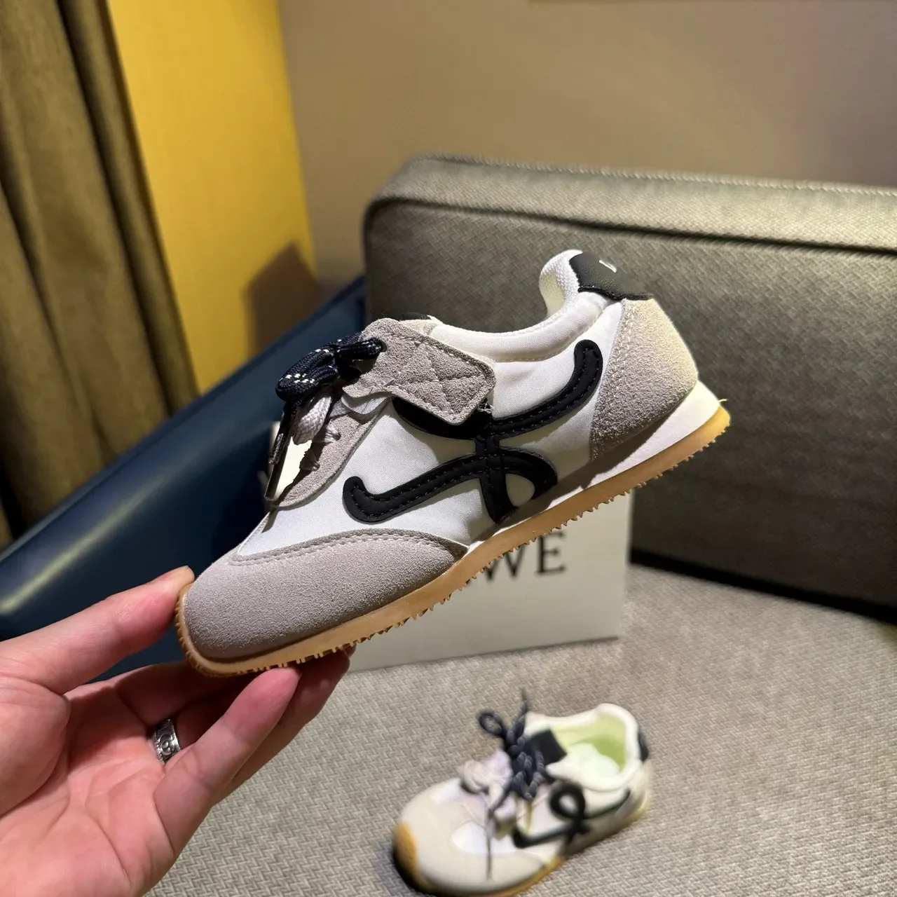 Loewe Flow Runner Chaussures lifestyle en daim rose beige 21