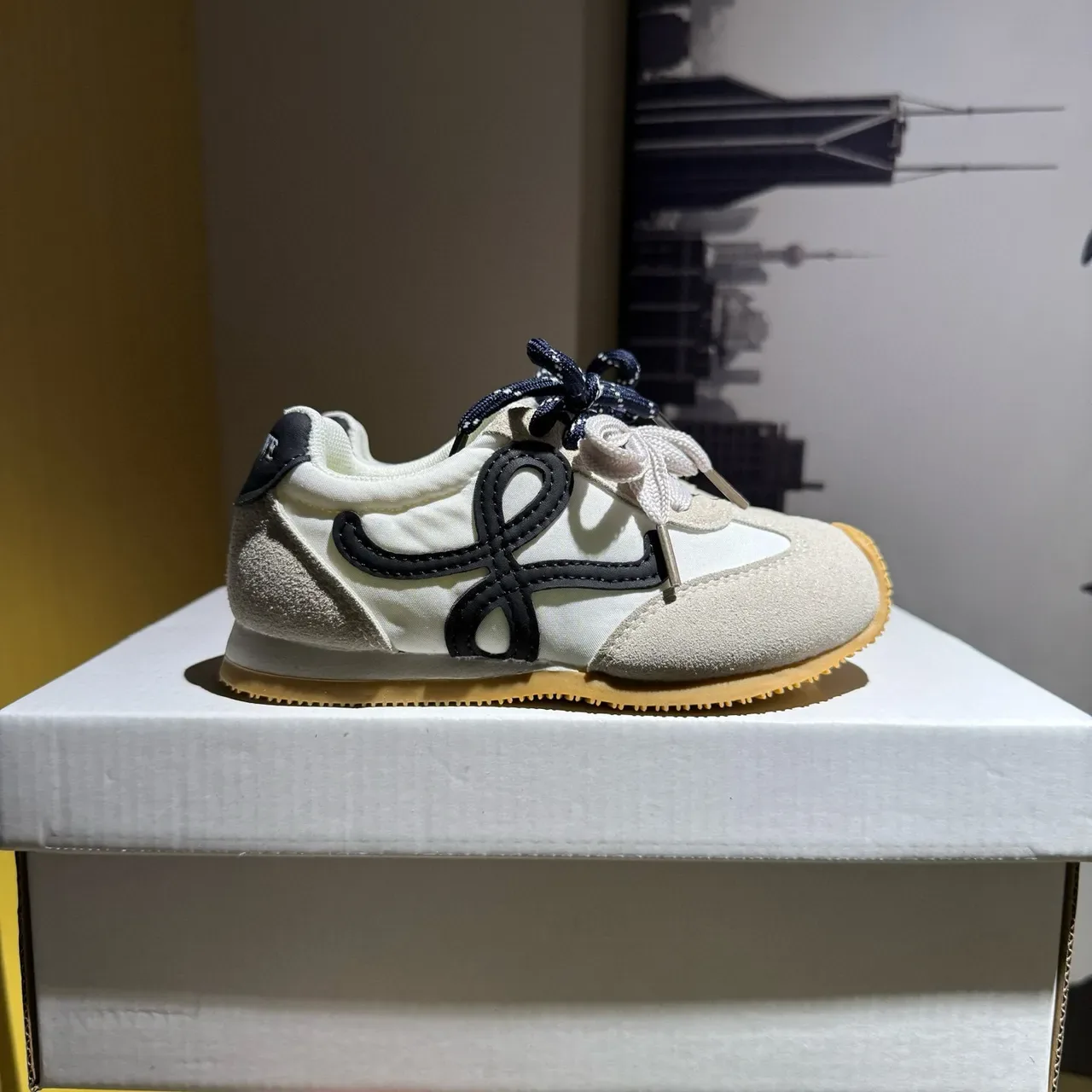 Loewe Flow Runner Chaussures lifestyle en daim rose beige 22