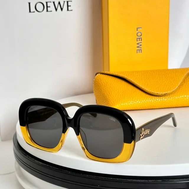 Loewe Óculos de Sol Quadrados Grandes Translucidos com Lente Rosa com Gradiente 5