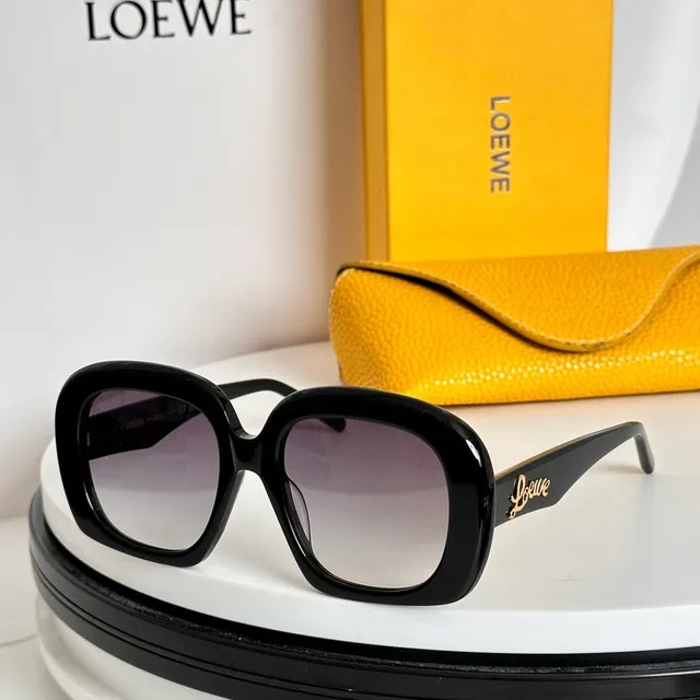 Loewe Óculos de Sol Quadrados Grandes Translucidos com Lente Rosa com Gradiente 7