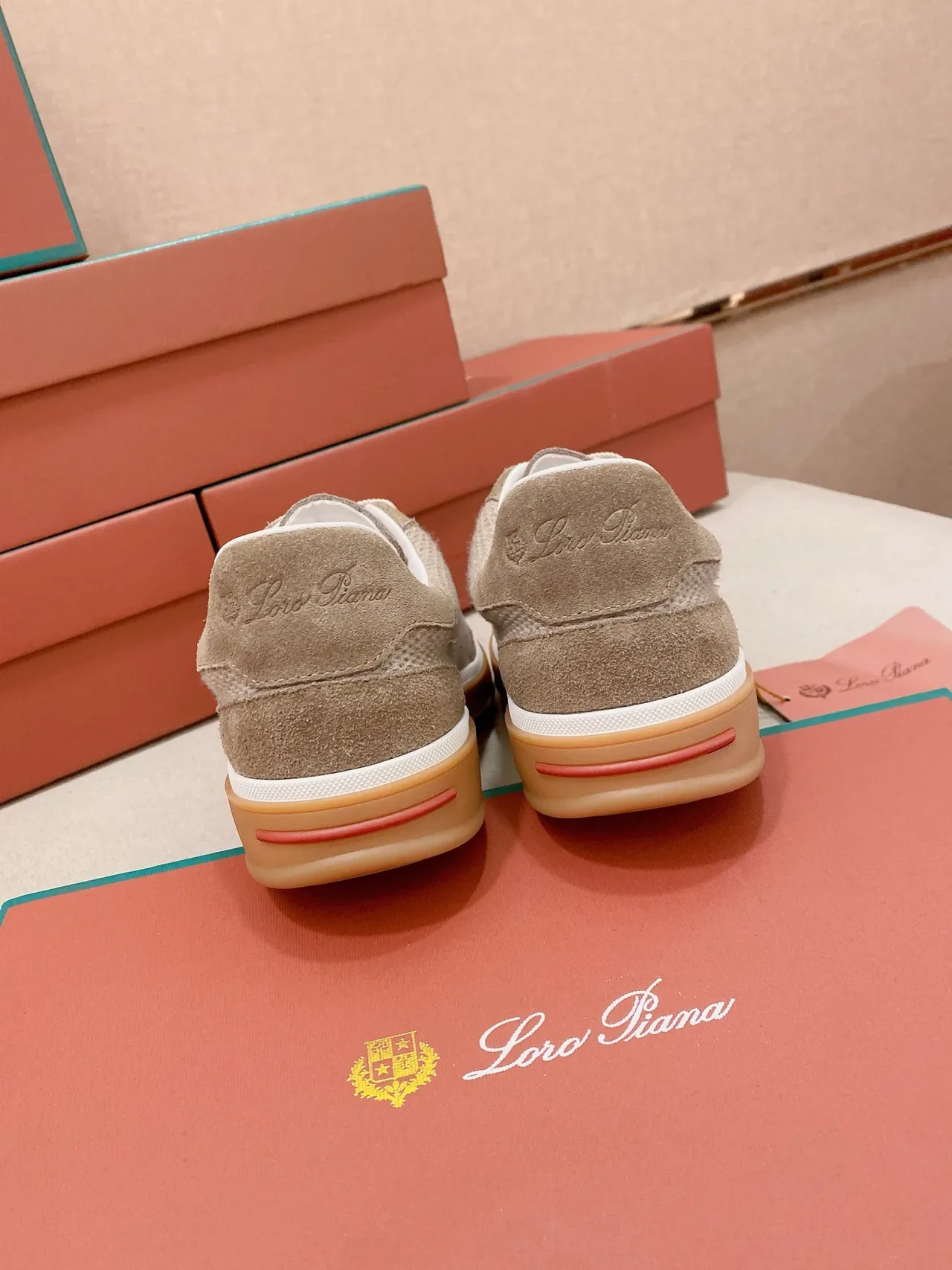 Loro Piana Beige Daim Maille Basket Lifestyle 2