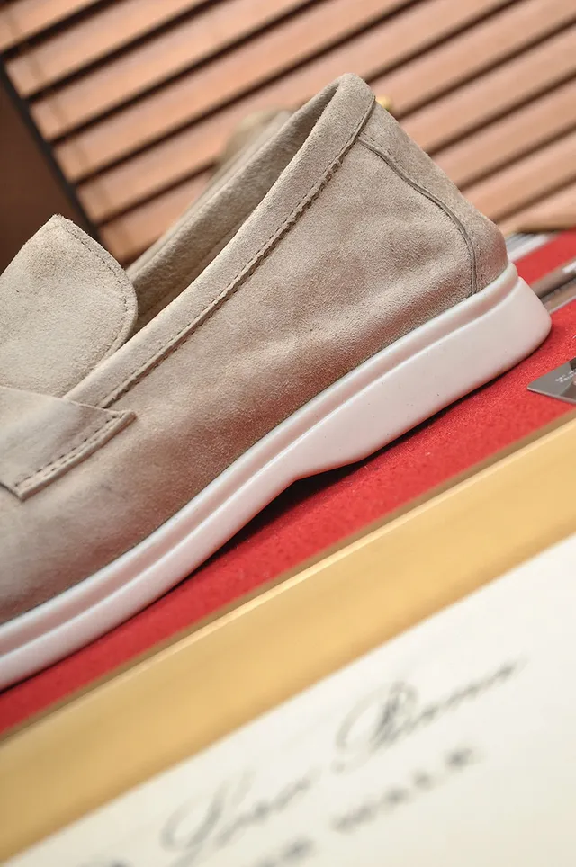 Loro Piana upper daim beige et blanc Buckle Strap Loafer 2