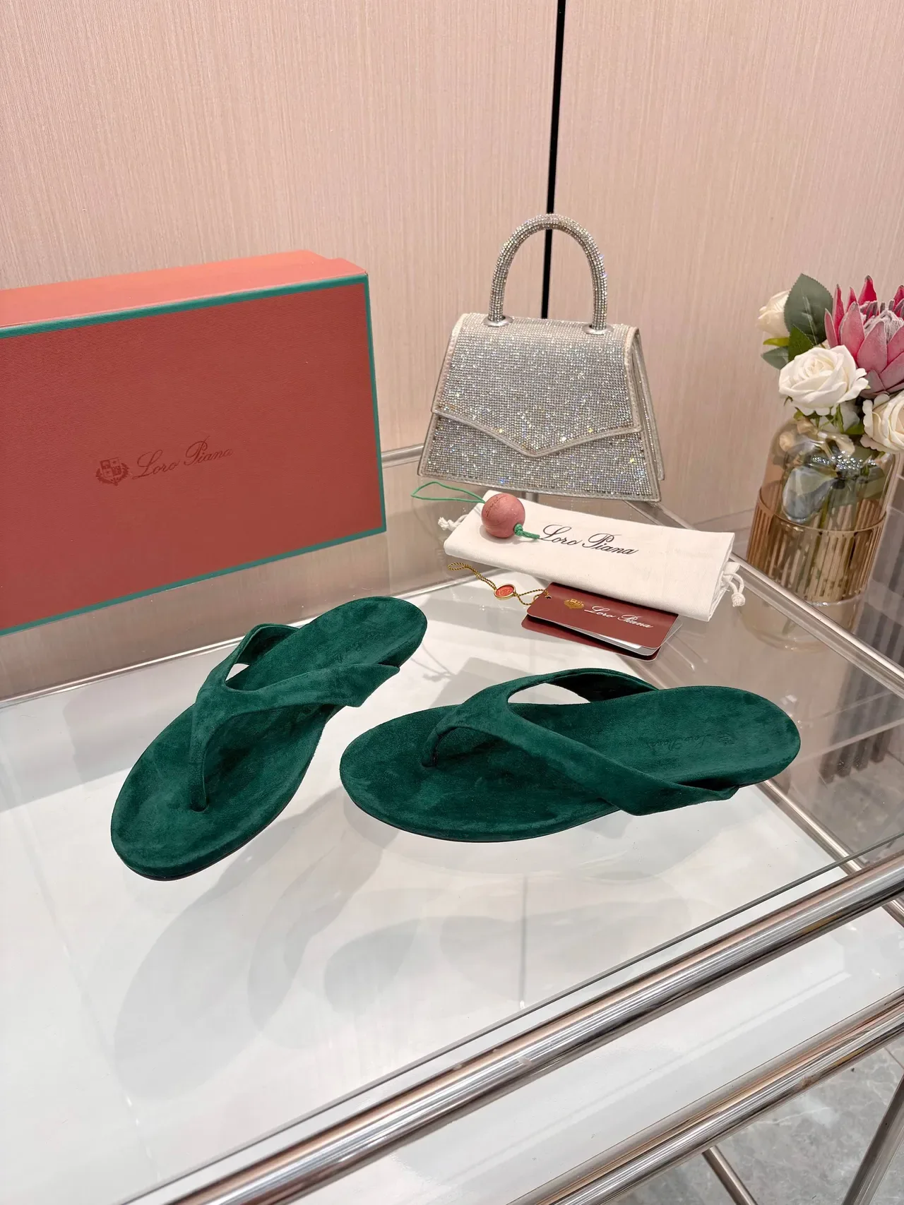 Loro Piana Sandales daim vert à bride de doigt 3