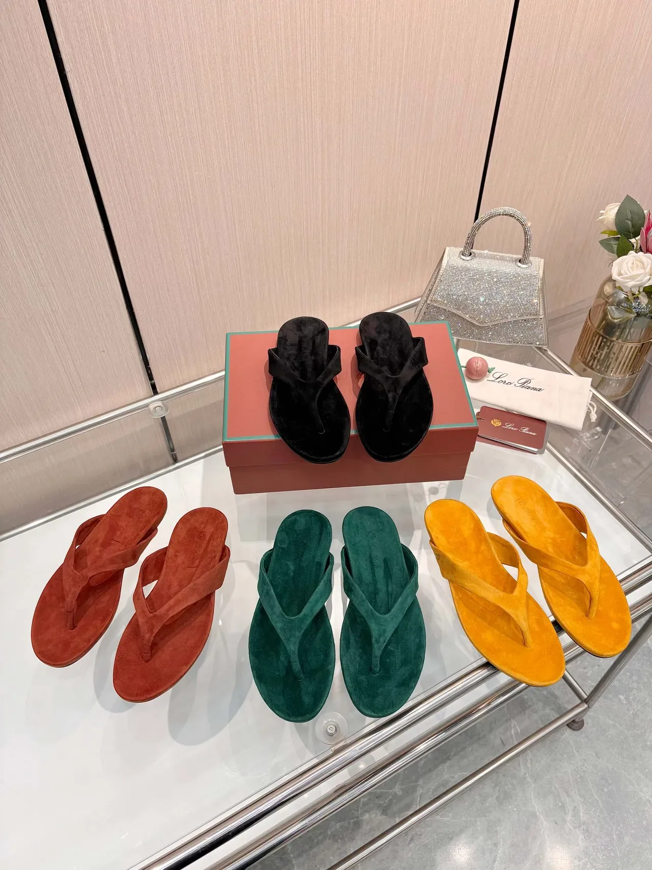 Loro Piana Sandales daim vert à bride de doigt 5