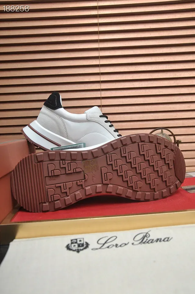 Loro Piana White and Beige chaussures lifestyle 2