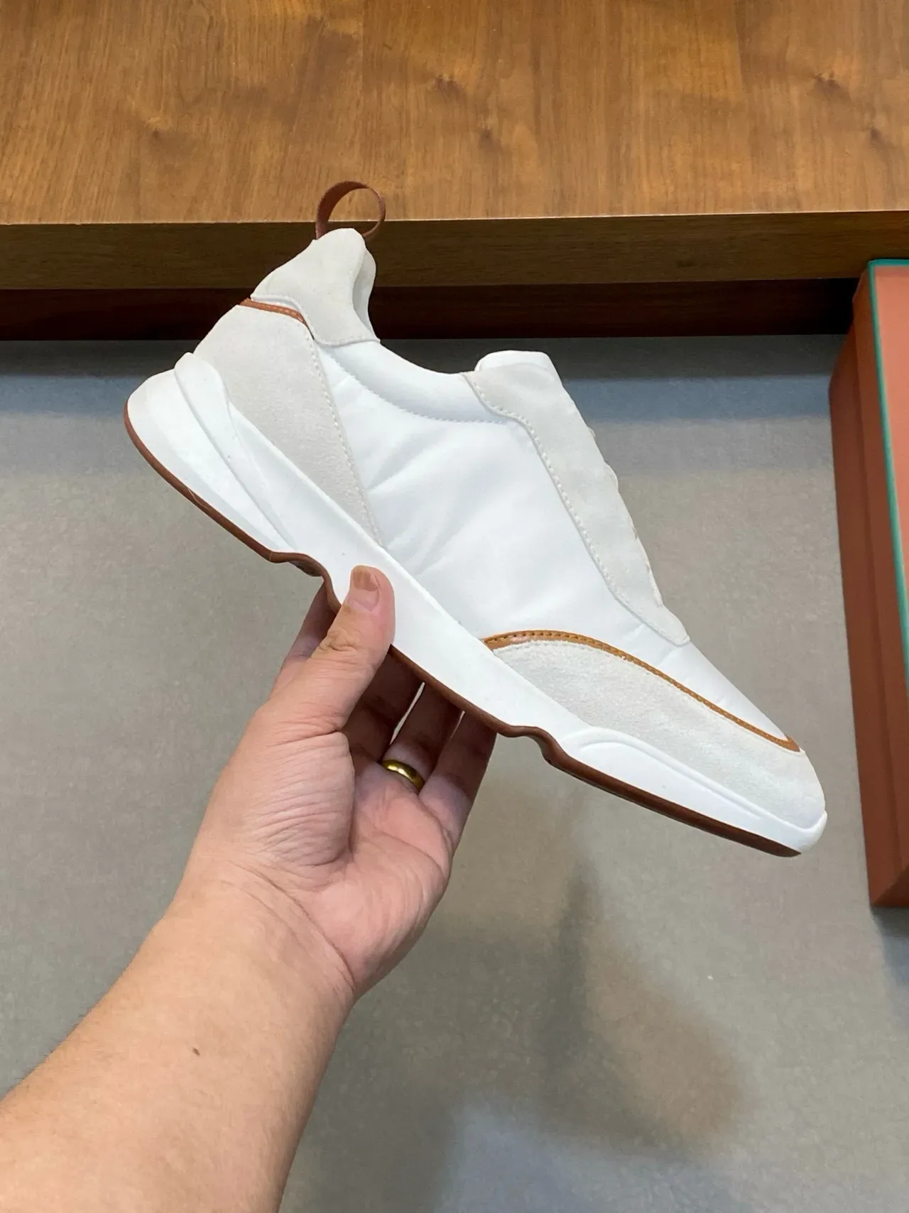 Loro Piana sneakers lifestyle blanc et beige de deux tons 4