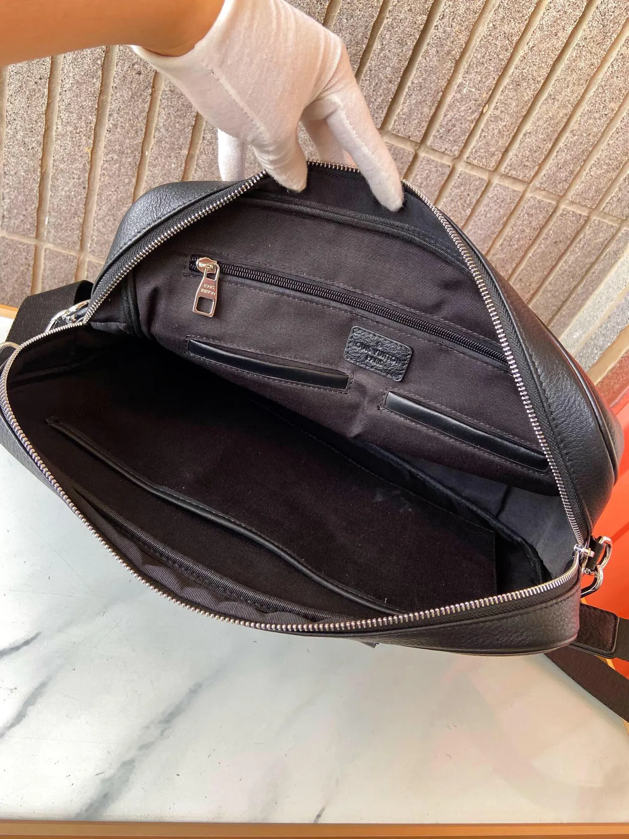 Louis Vuitton 1867 Preto Estruturado Couro Granulado Sacola Tote 2