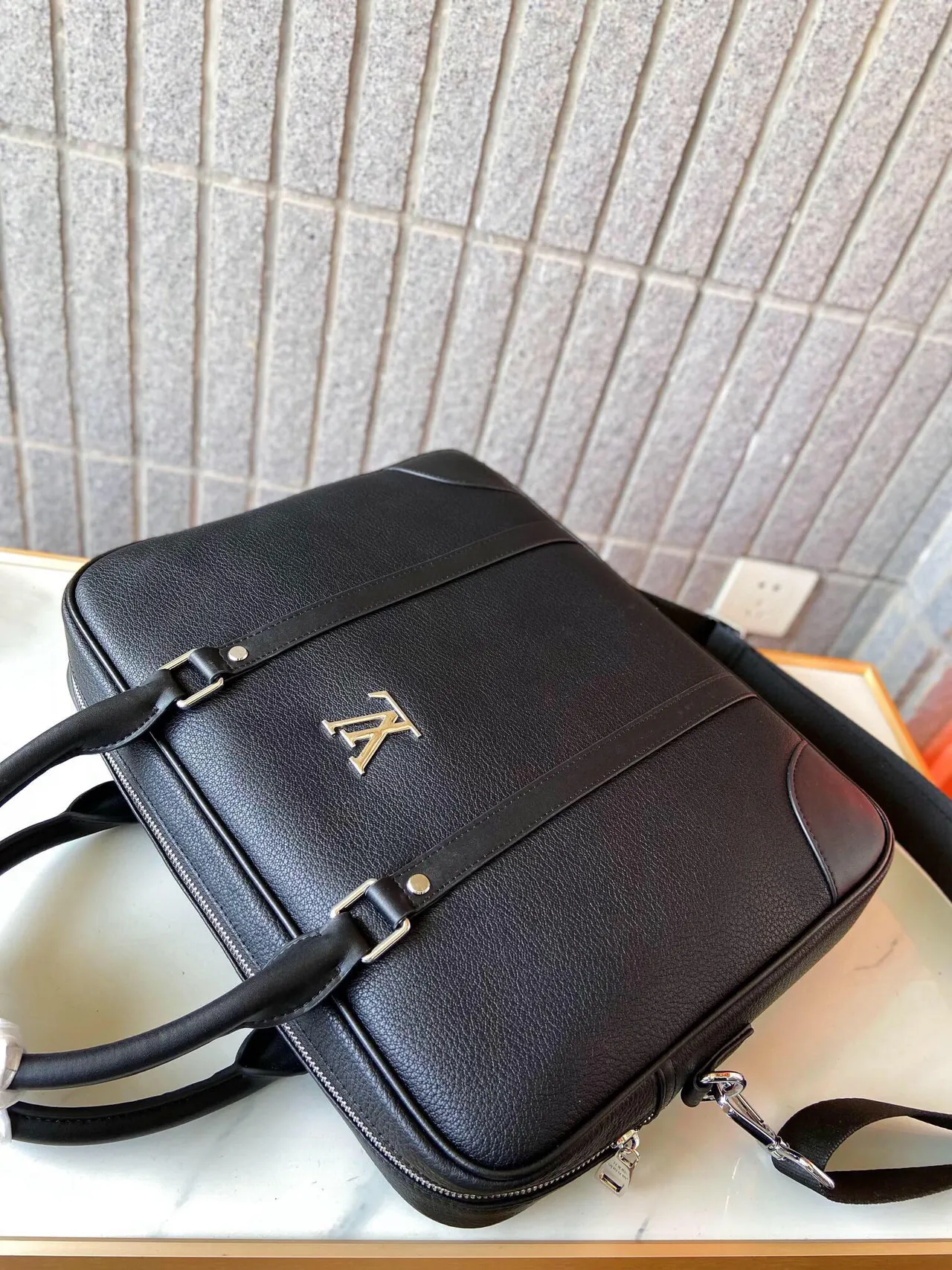 Louis Vuitton 1867 Preto Estruturado Couro Granulado Sacola Tote 3