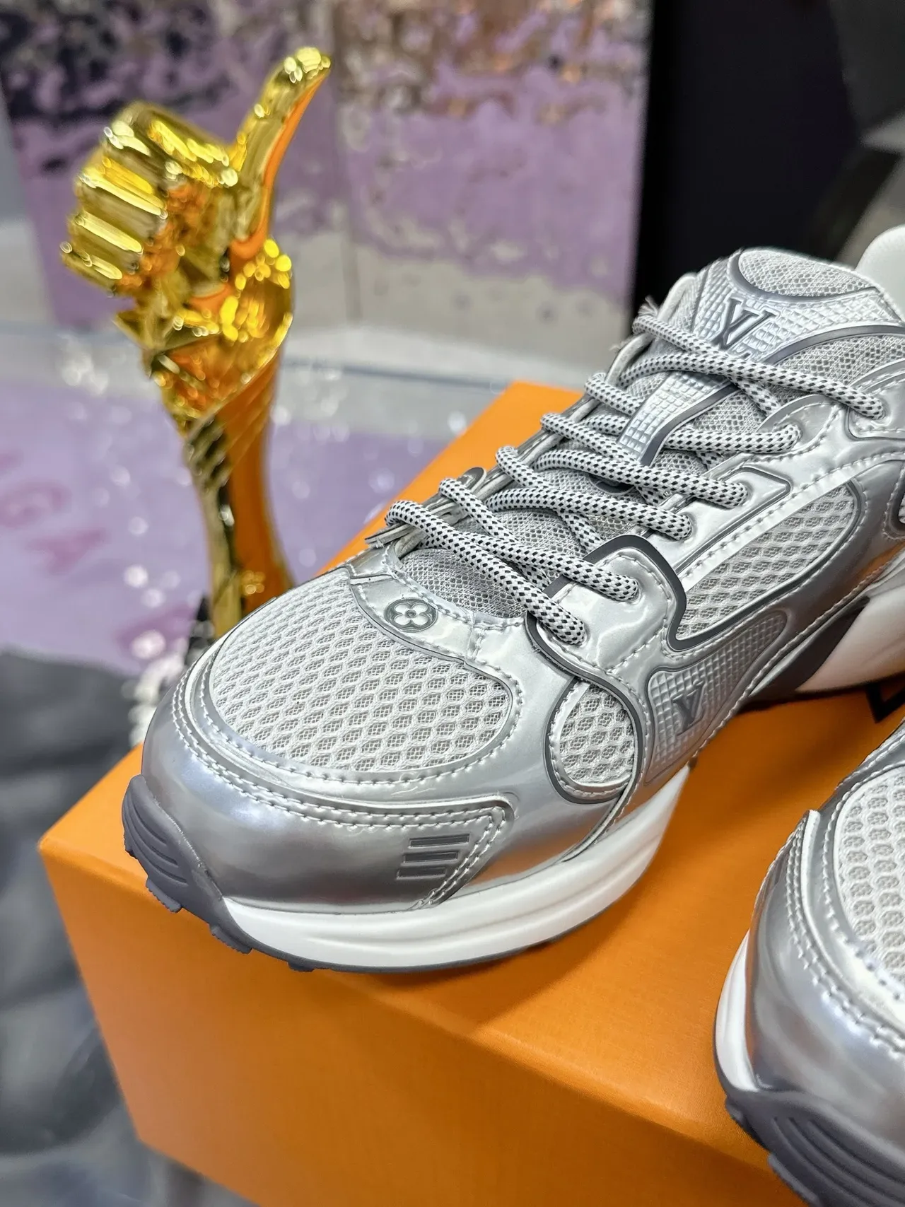 Louis Vuitton Arch Light Sneaker Metallic Silver Lifestyle Sneakers 4