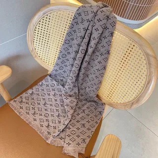 Louis Vuitton বেইজ ধূসর মোনোগ্রাম জ্যাকার্ড নিট ফ্রিঞ্জড প্রান্ত ক্যাশমের স্কার্ফ