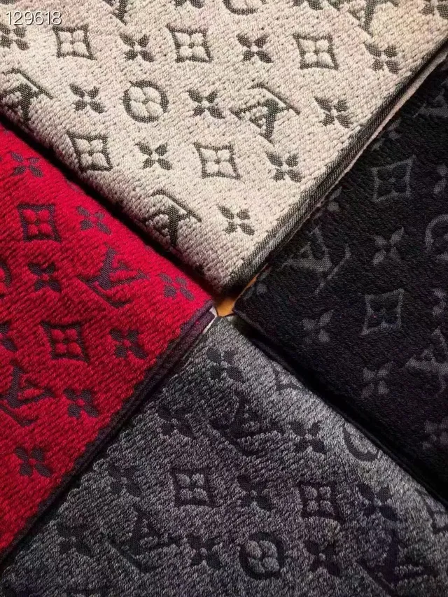 Louis Vuitton Écharpe de Cachemire Beige Gris Monogram Jacquard Tricot Bordures Frangées 3