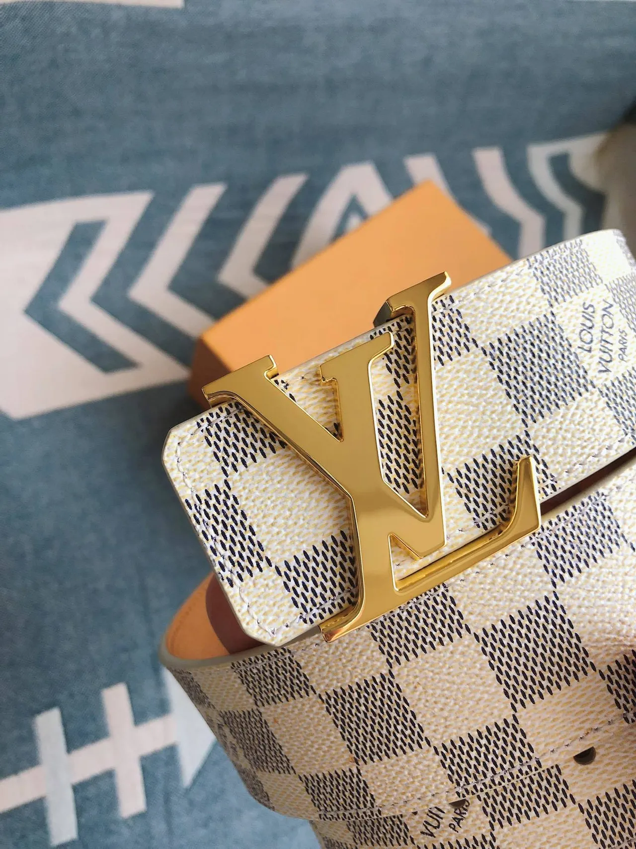 Louis Vuitton Beige Navy Damier Azur Canvas Gold-Tone LV Buckle Leather Belt 9