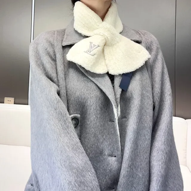 Louis Vuitton Beige Silver Plush Looped Knit Embroidered Monogram Scarve 8