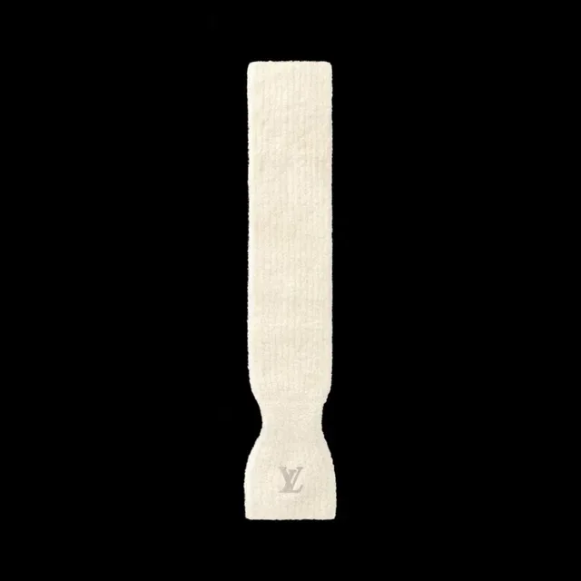 Louis Vuitton Beige Silver Plush Looped Knit Embroidered Monogram Scarve 9