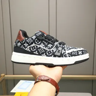 Louis Vuitton Tênis Lifestyle Preto Marrom Monograma Lona Detalhe Cinto com Fivela
