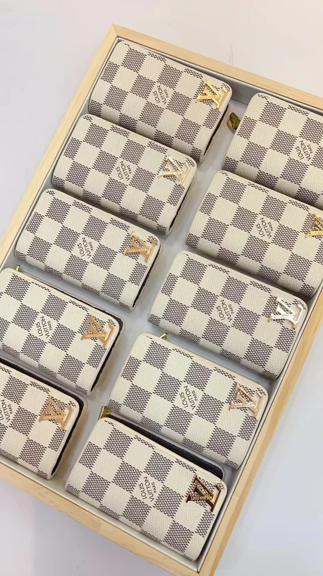 Porte-Cartes Louis Vuitton Noir Doré Monogrammé Toile Enduite Plaque Logo LV 5