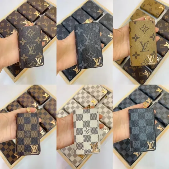 Porte-Cartes Louis Vuitton Noir Doré Monogrammé Toile Enduite Plaque Logo LV 7