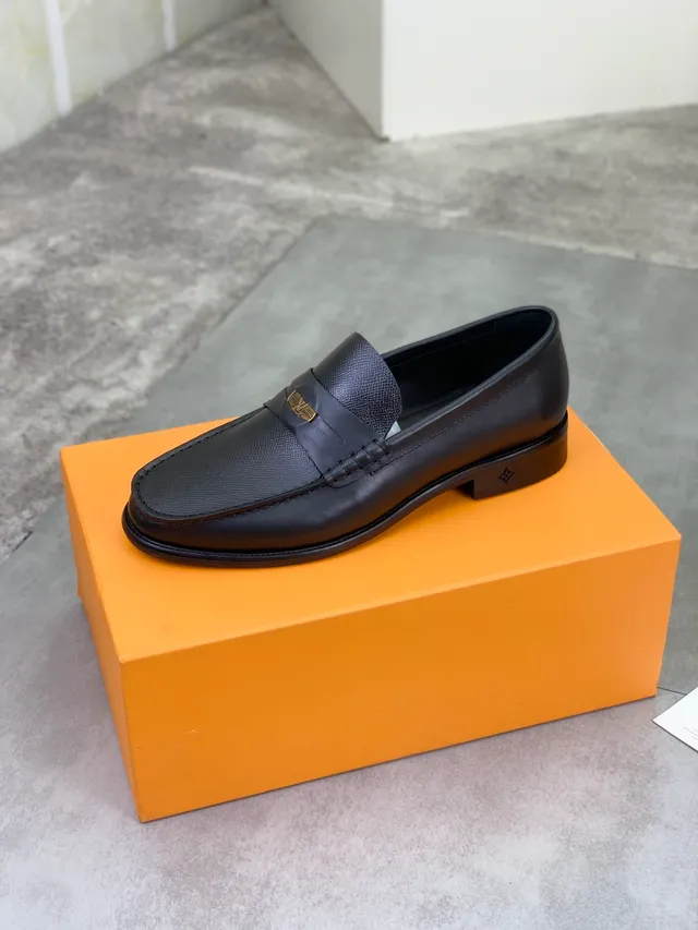 Louis Vuitton Black Gold Pebbled Leather Metal LV Buckle Strap Loafer 5