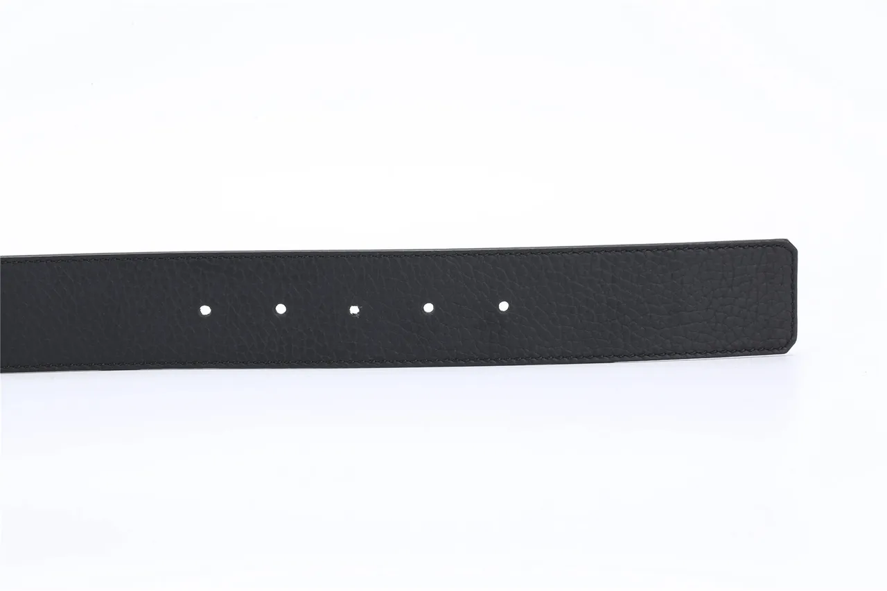 Louis Vuitton Black Gold Pebbled Monogram Buckle Leather Belt 8