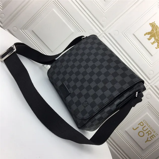 路易威登黑色灰色Damier Graphite Canvas可调节织带信使包 17